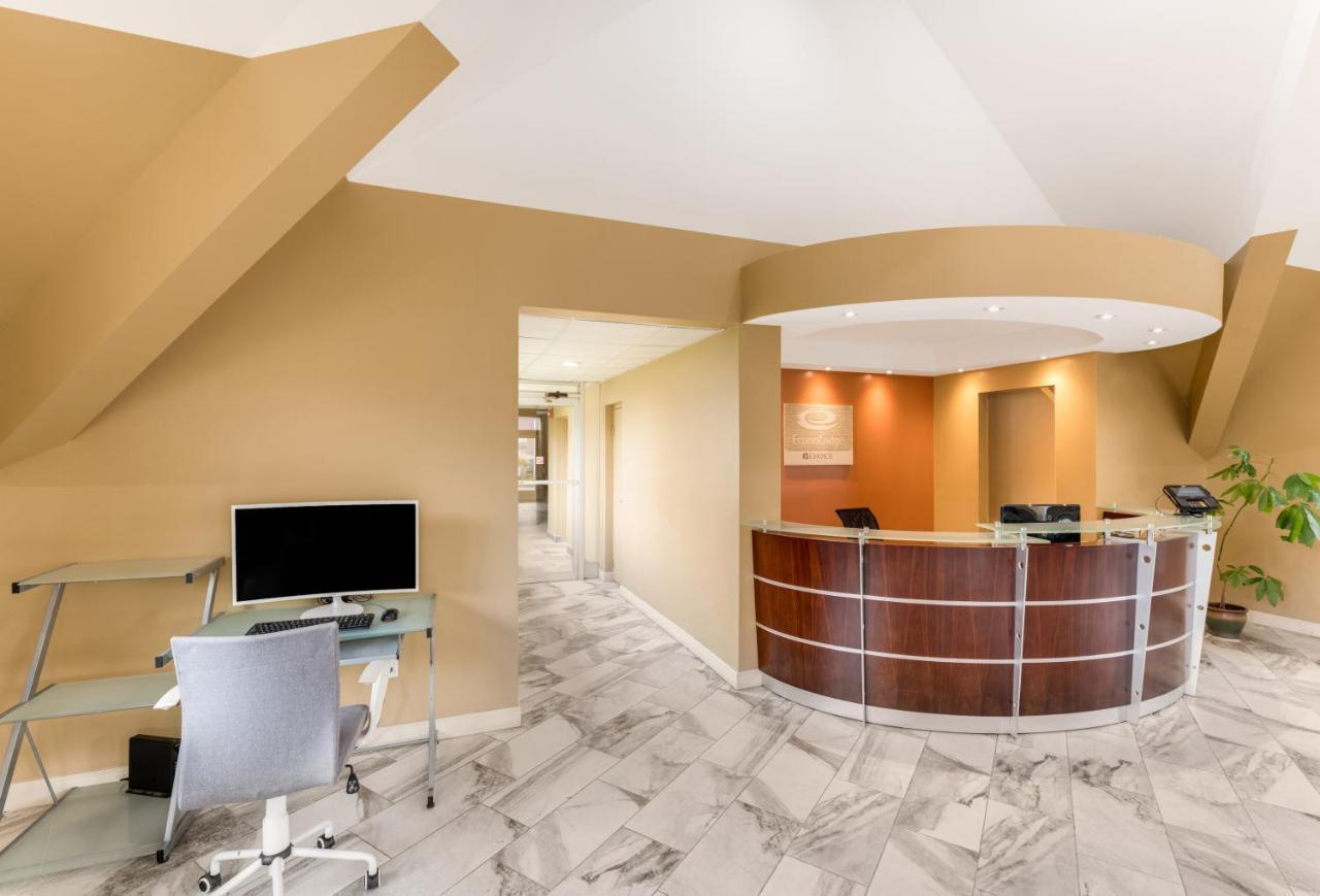 בינגהמטון Econo Lodge Inn & Suites מראה חיצוני תמונה