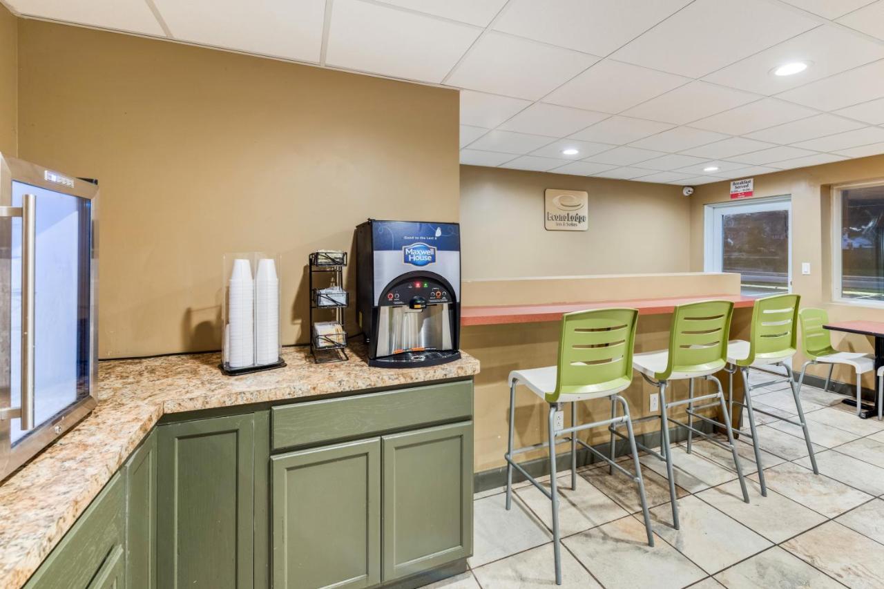 בינגהמטון Econo Lodge Inn & Suites מראה חיצוני תמונה