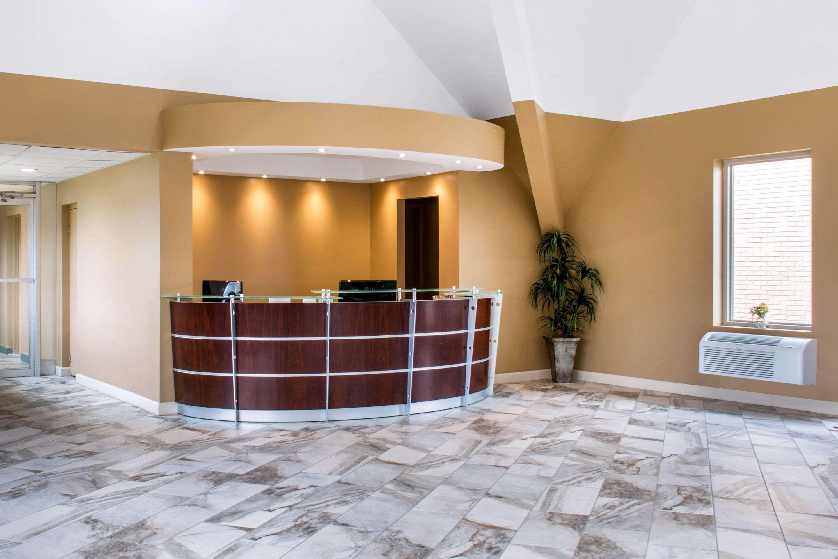 בינגהמטון Econo Lodge Inn & Suites מראה חיצוני תמונה
