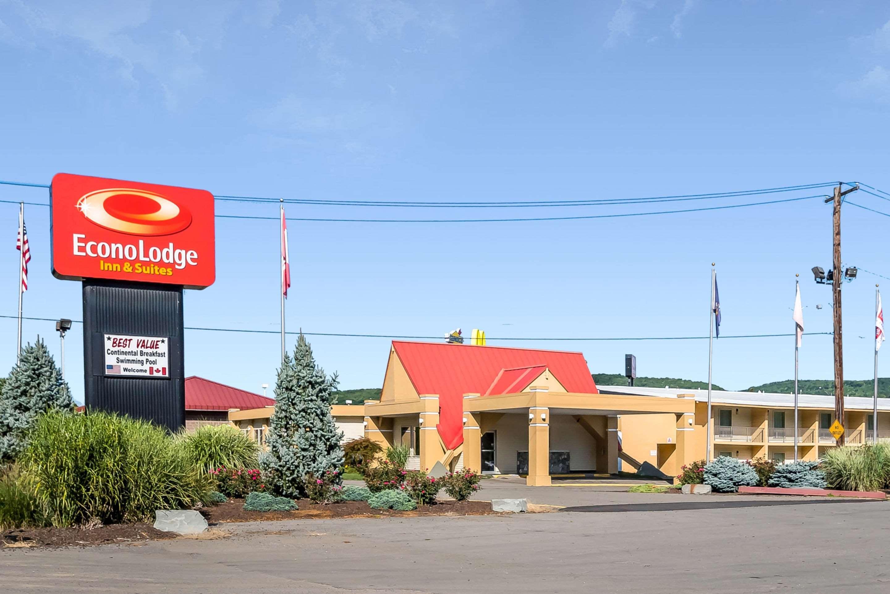 בינגהמטון Econo Lodge Inn & Suites מראה חיצוני תמונה