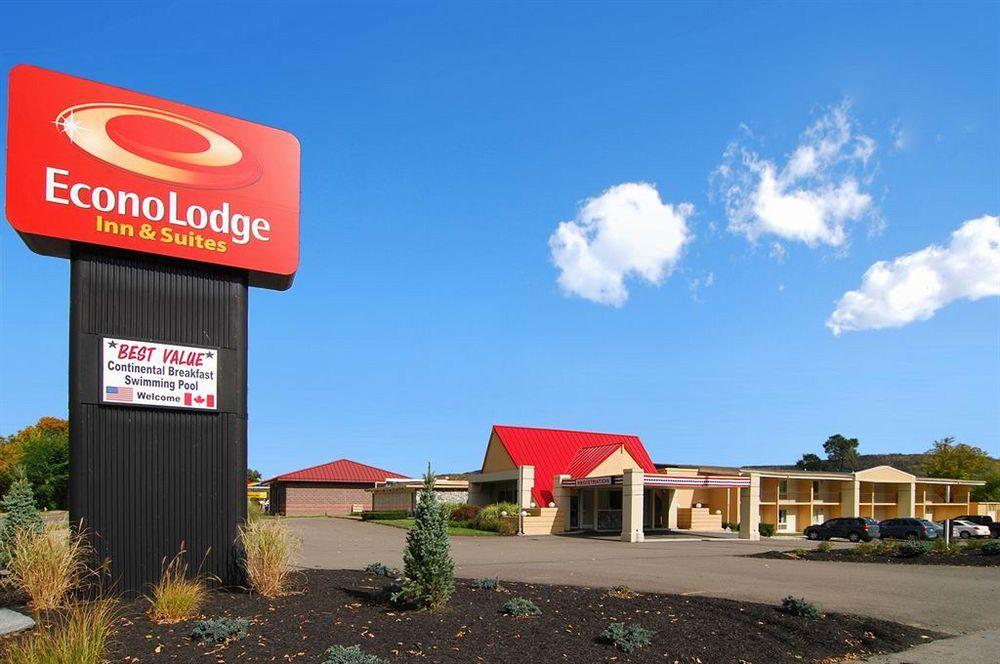 בינגהמטון Econo Lodge Inn & Suites מראה חיצוני תמונה