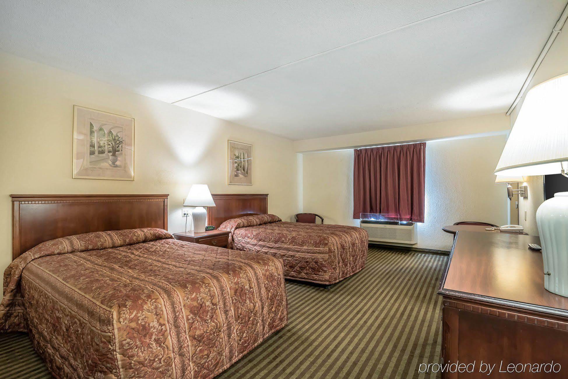 בינגהמטון Econo Lodge Inn & Suites מראה חיצוני תמונה