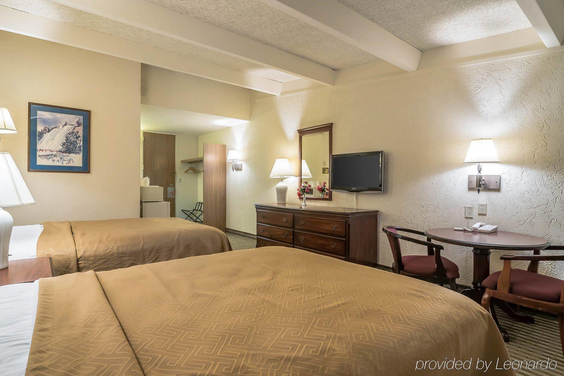 בינגהמטון Econo Lodge Inn & Suites מראה חיצוני תמונה