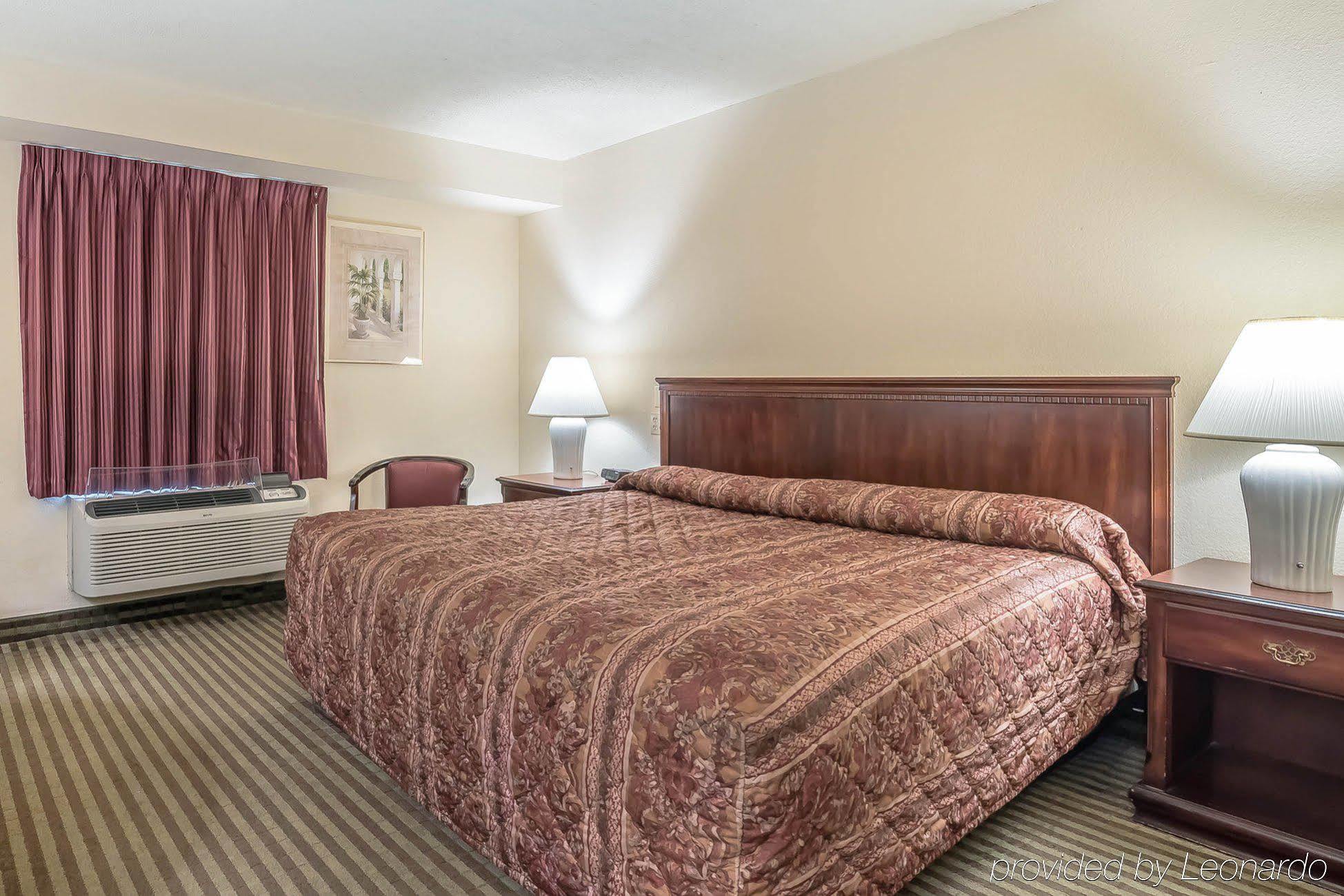 בינגהמטון Econo Lodge Inn & Suites מראה חיצוני תמונה